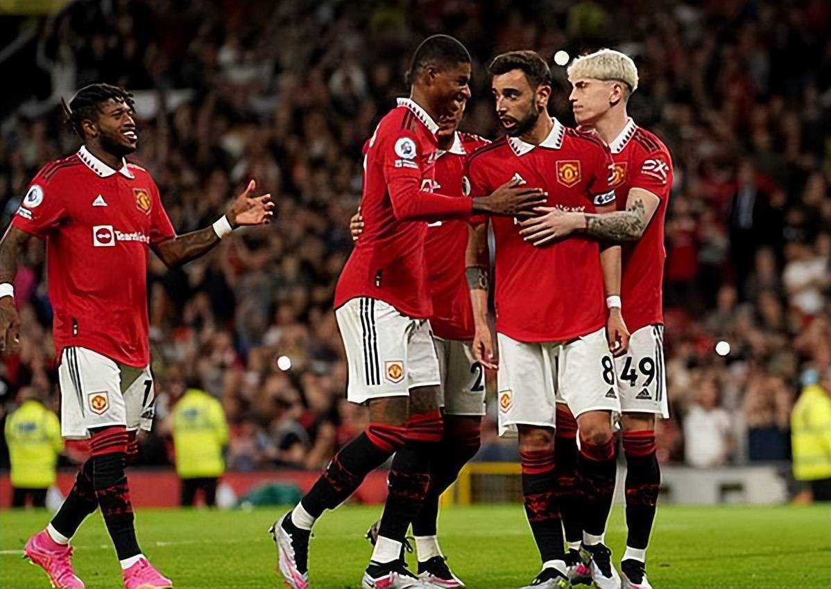 足总杯倒计时；法兰克福冲刺阶段迎来里程碑；细节引发关注；球迷炸锅；更衣室氛围转暖的简单介绍-开云体育