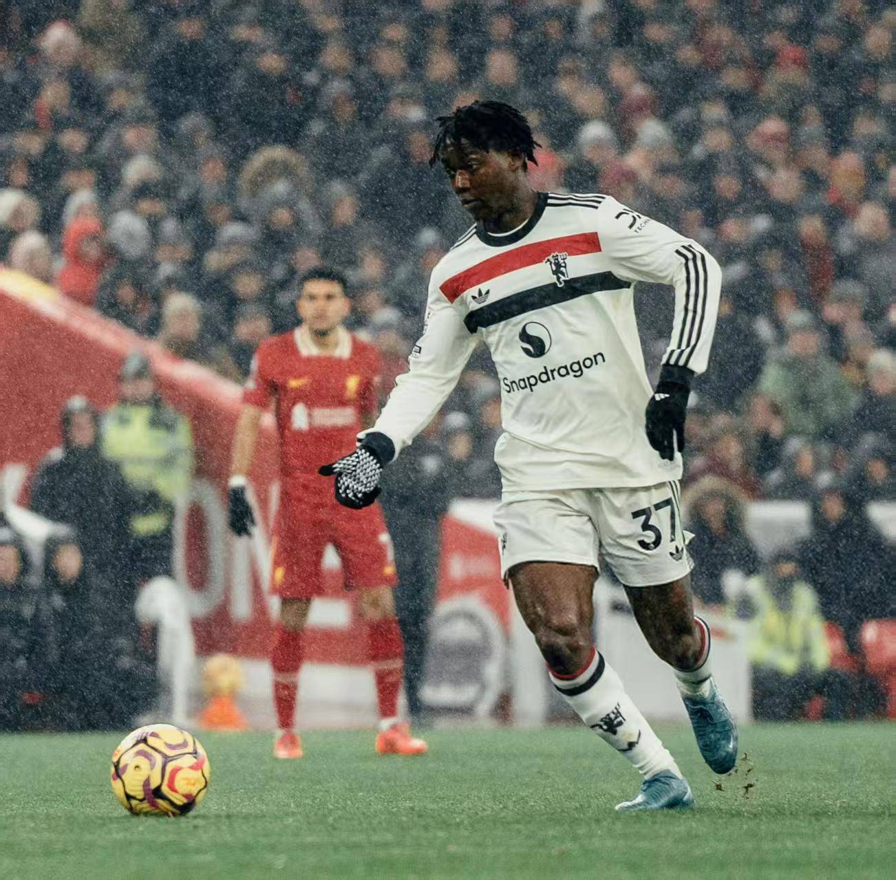 今晨葡萄牙体育调整名单以备意大利杯，防线松动环节打磨，媒体盛赞，赛程密集仍需轮换的简单介绍-开云app